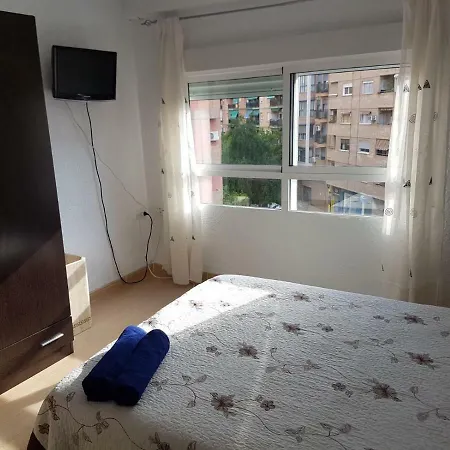 Alojo Patraix Apartment