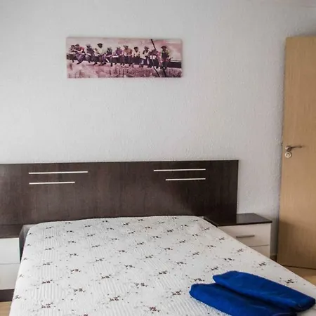 Apartament Alojo Patraix *
